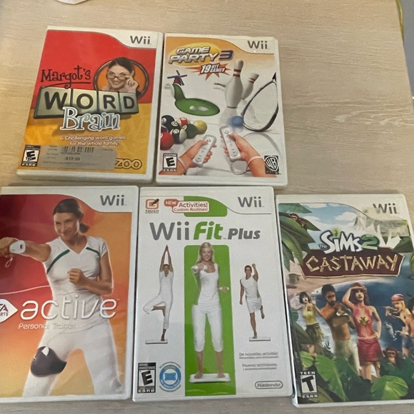 Nintendo Wii Console Bundle w/ Controller + 5 Games – Tested & Ready to Play